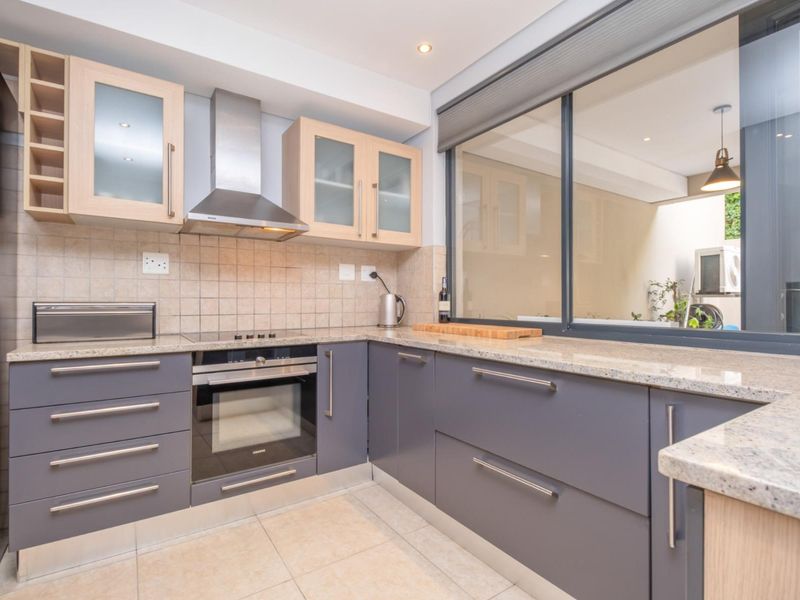 Urban living at its best! Townhouse in superb location on the Hyde Park border. - Photo 4