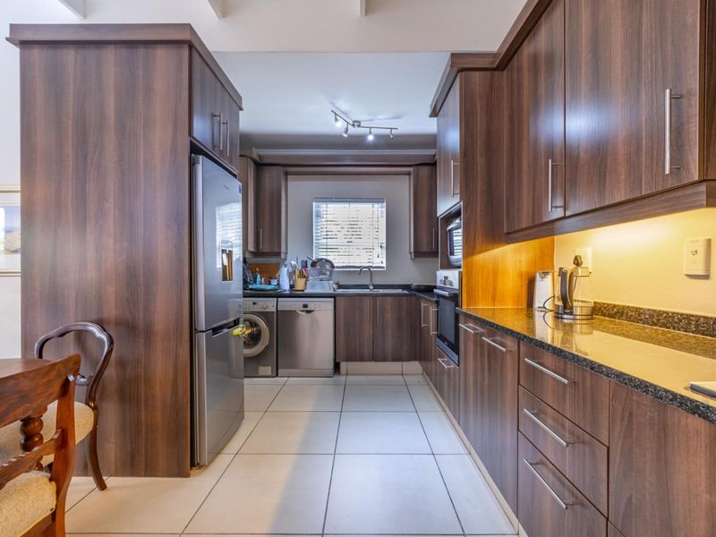 Stunning 3 Bed Retirement home with Solar Power on the Wetlands - Photo 9