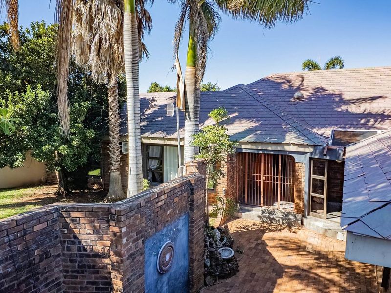 Versatile Property with Exceptional Office and Investment Potential - Photo 6