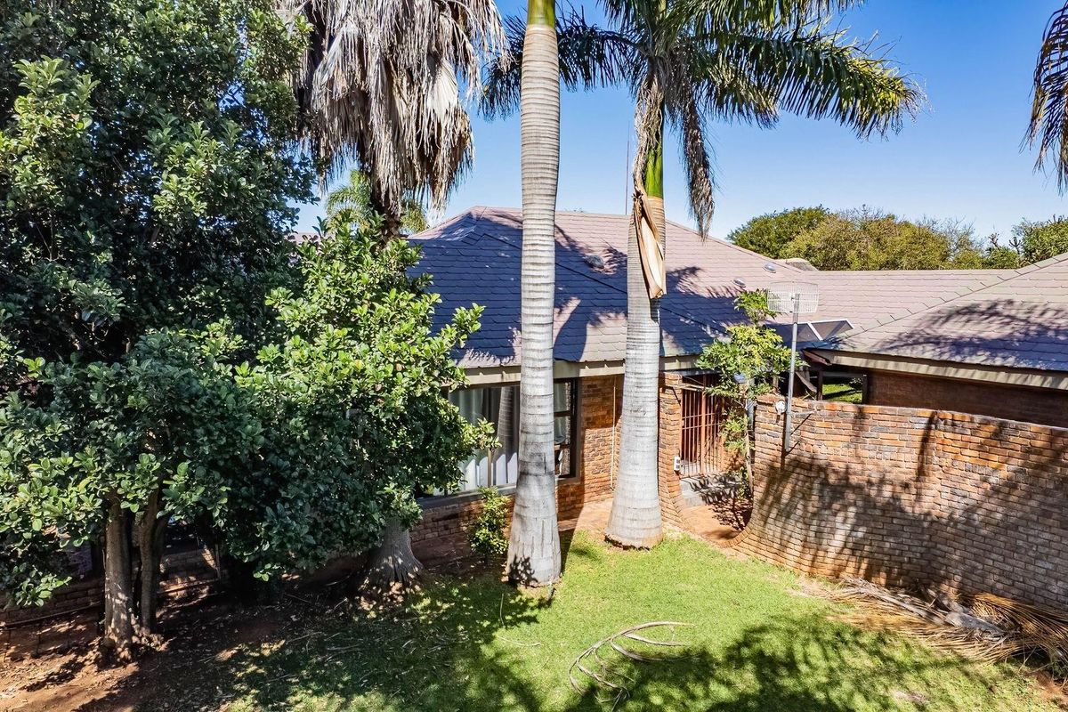 Versatile Property with Exceptional Office and Investment Potential - Photo 5