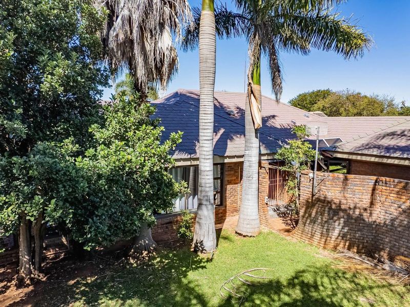 Versatile Property with Exceptional Office and Investment Potential - Photo 5