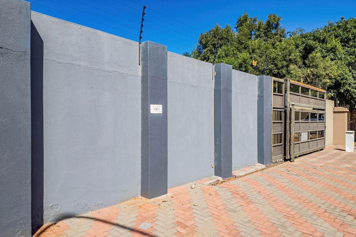 Versatile Property with Exceptional Office and Investment Potential - Photo 2