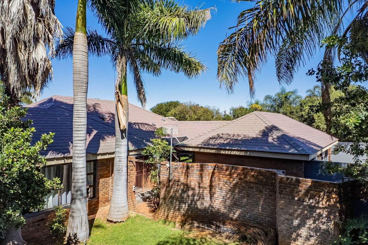 Versatile Property with Exceptional Office and Investment Potential - Photo 4