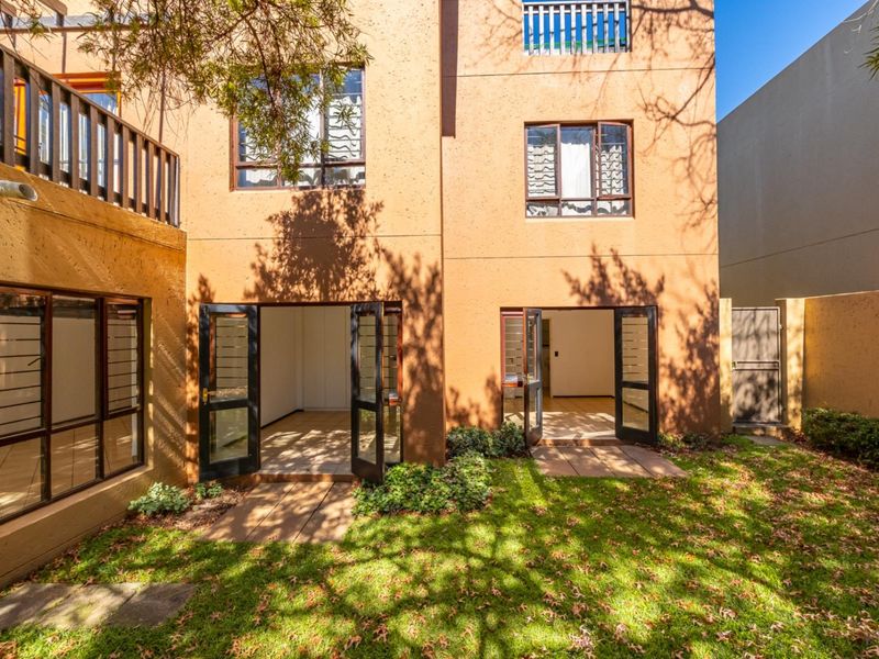 Sunny Garden Retreat in the Heart of Lonehill - Photo 3
