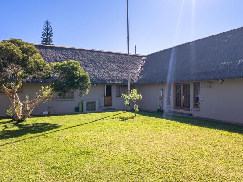 4HA Smallholding Offering Peaceful Country Living Close to Town - Photo 3