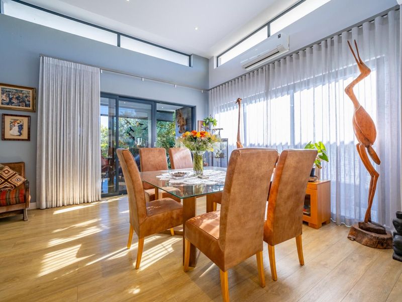 Elegant Single Storey 3 Bedroom Residence in Steyn City - Photo 3