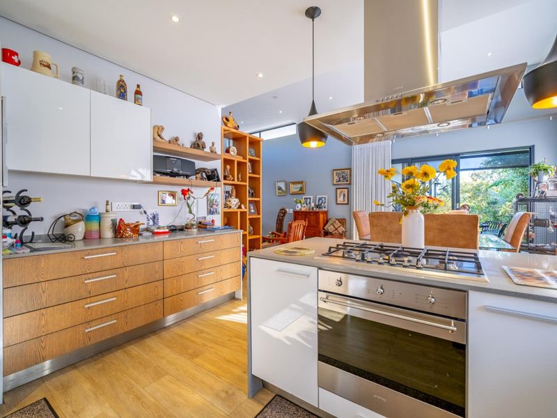 Elegant Single Storey 3 Bedroom Residence in Steyn City - Photo 8