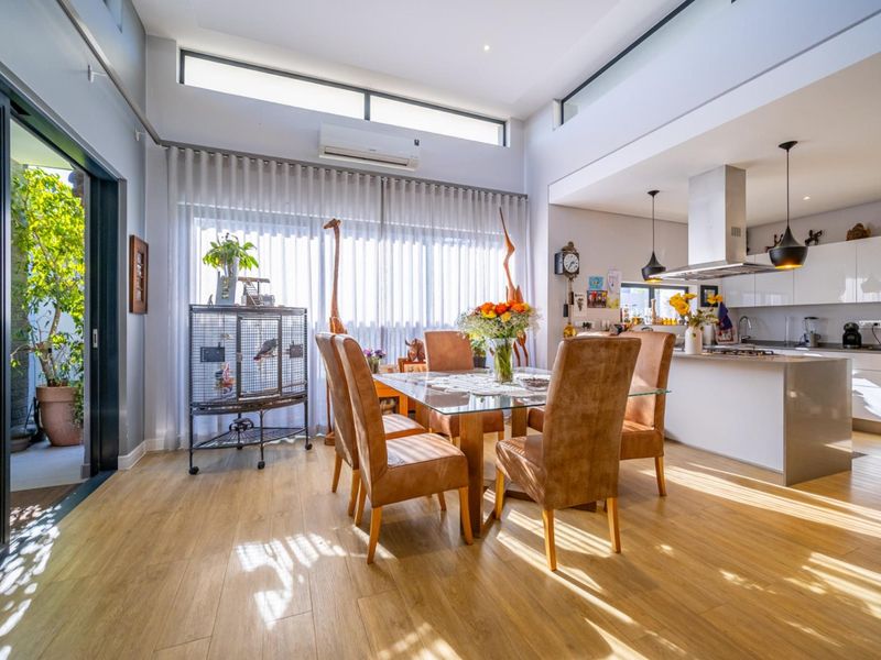 Elegant Single Storey 3 Bedroom Residence in Steyn City - Photo 7