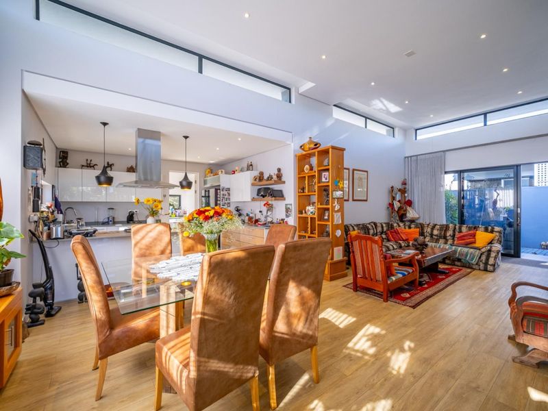 Elegant Single Storey 3 Bedroom Residence in Steyn City - Photo 6