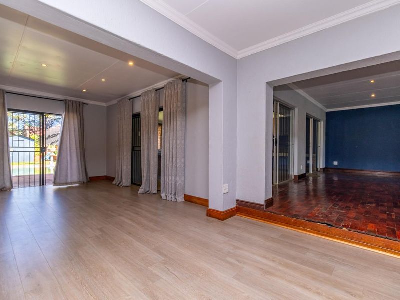 Modern 5‐Bedroom Family Home with Pool , Entertainment Area - Photo 7