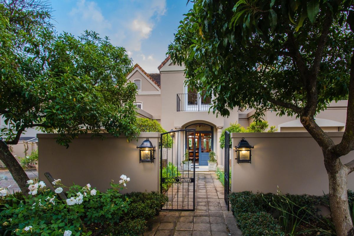 North Facing Beauty on a Large Plot - Photo 4