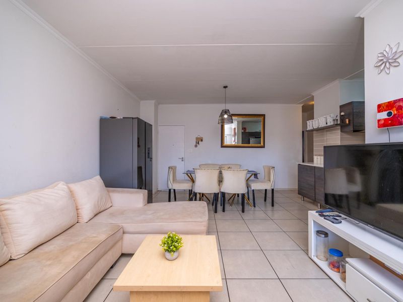 3 Bedroom Apartment in Amsterdam Lifestyle Estate - Photo 4