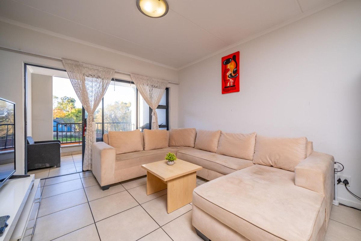 3 Bedroom Apartment in Amsterdam Lifestyle Estate - Photo 3