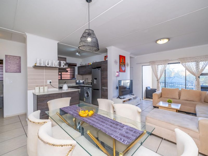 3 Bedroom Apartment in Amsterdam Lifestyle Estate - Photo 9