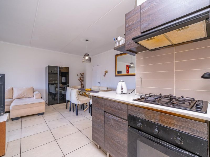 3 Bedroom Apartment in Amsterdam Lifestyle Estate - Photo 7