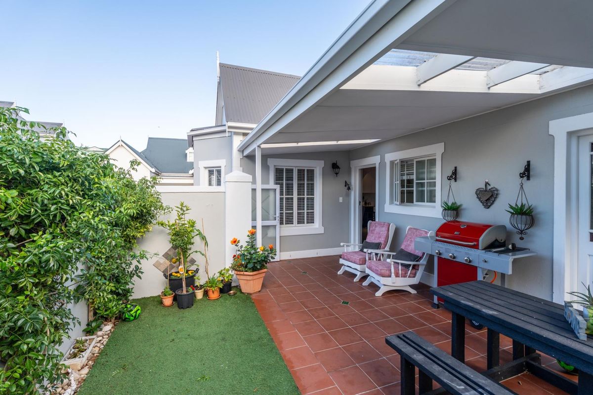 House Under Offer in Greenways Golf Estate Strand - Photo 5