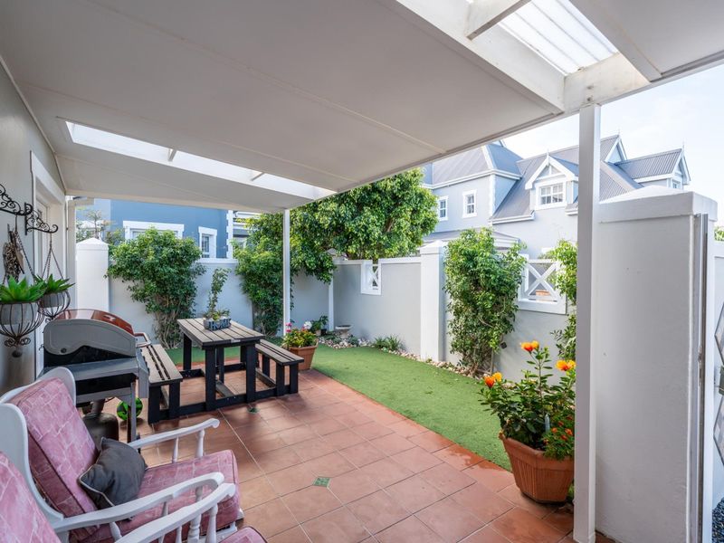 House Under Offer in Greenways Golf Estate Strand - Photo 2