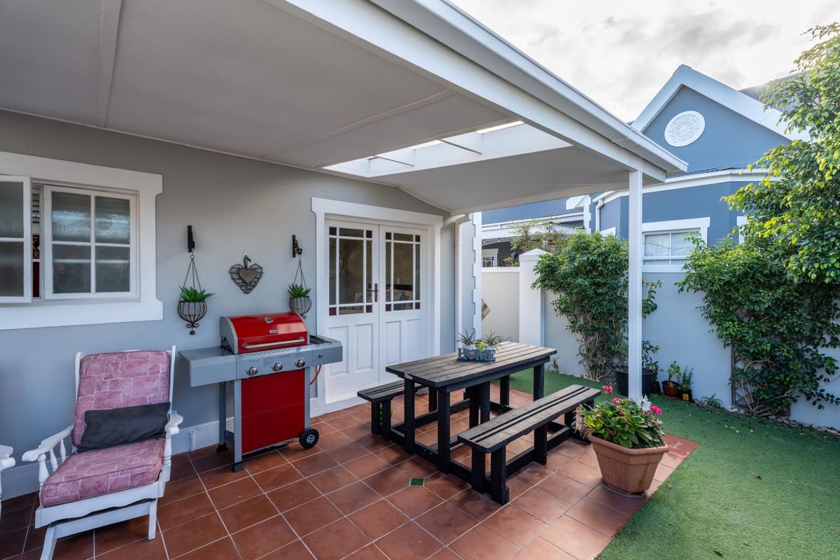 House Under Offer in Greenways Golf Estate Strand - Photo 4
