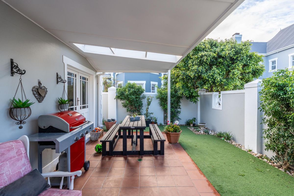 House Under Offer in Greenways Golf Estate Strand - Photo 3