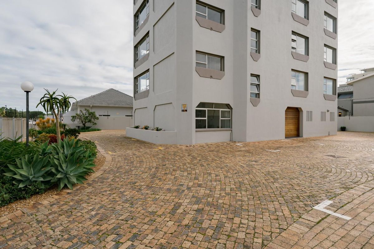 Three Bedroom Apartment - Strand North - Strand - Photo 5