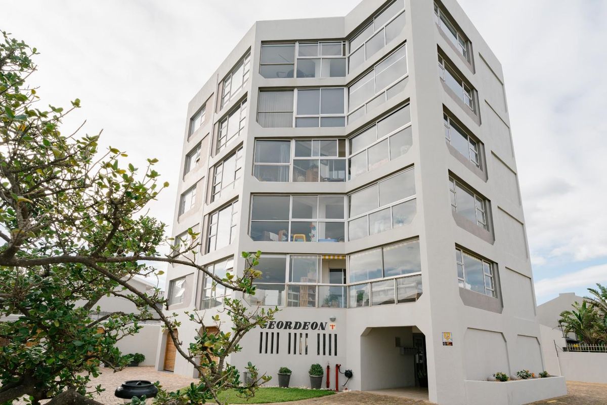 Three Bedroom Apartment - Strand North - Strand - Photo 3