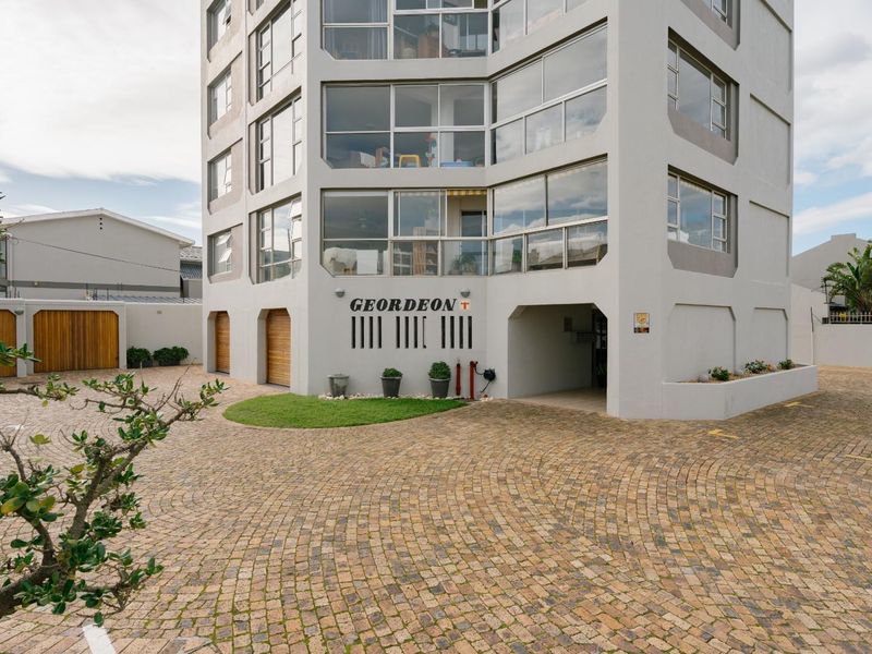 Three Bedroom Apartment - Strand North - Strand - Photo 2