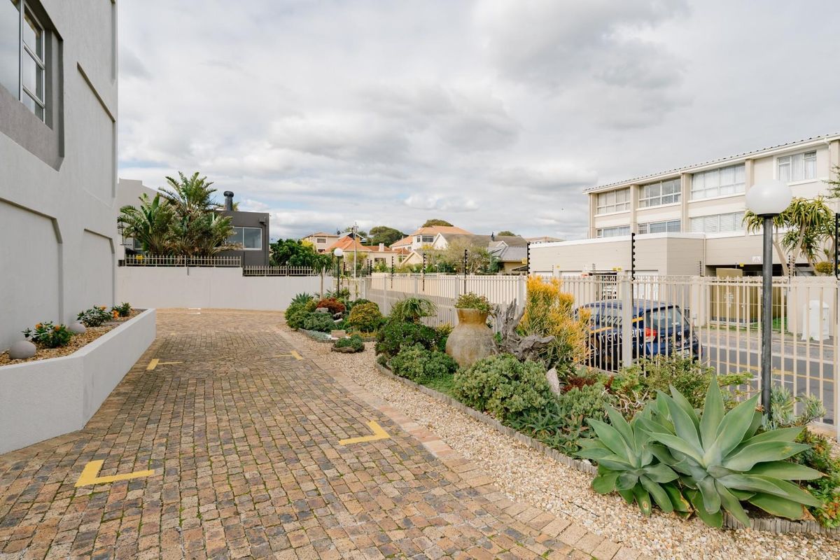 Three Bedroom Apartment - Strand North - Strand - Photo 4