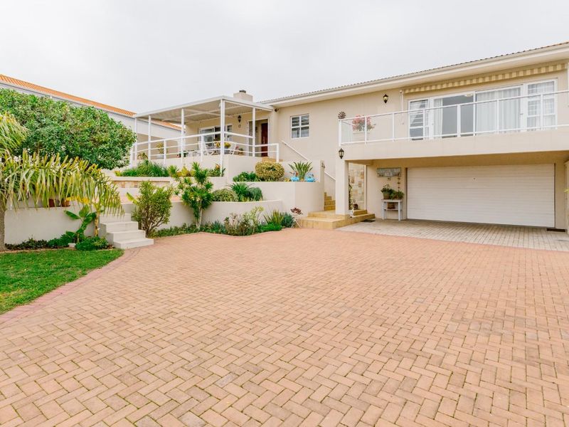 Stylish Port Owen Home In Quiet Cul De Sac - Photo 3