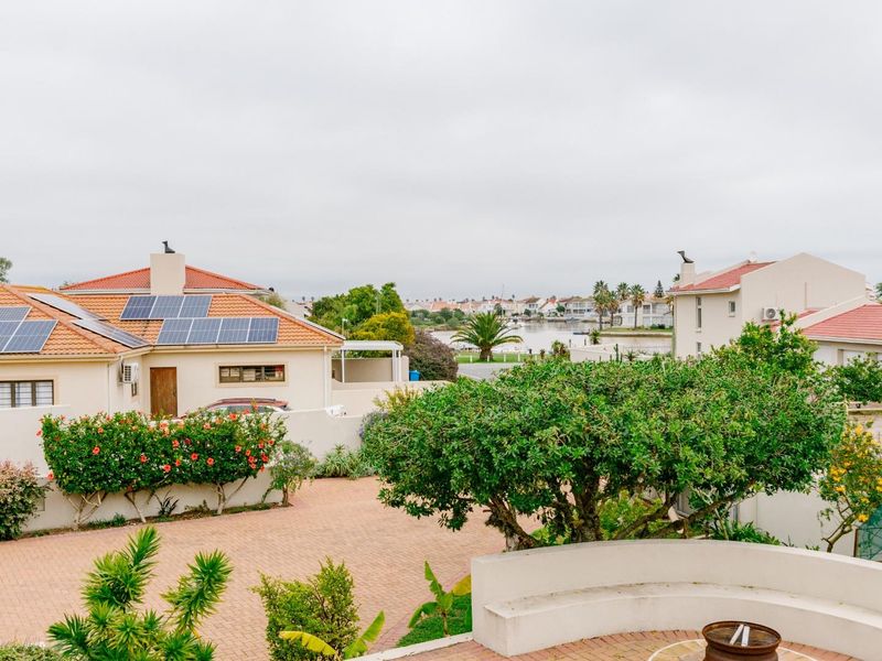 Stylish Port Owen Home In Quiet Cul De Sac - Photo 9