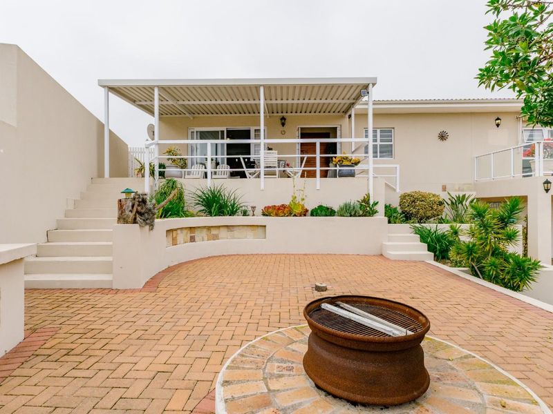 Stylish Port Owen Home In Quiet Cul De Sac - Photo 7