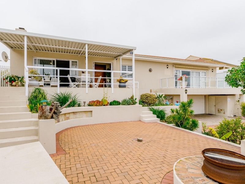Stylish Port Owen Home In Quiet Cul De Sac - Photo 6