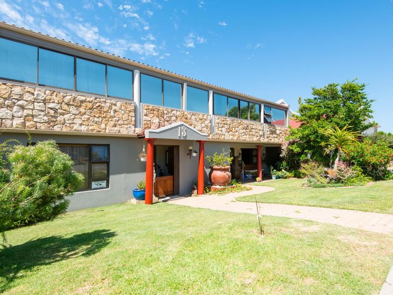 House For Sale in Stilbaai Wes, Stilbaai, Western Cape - Photo 1