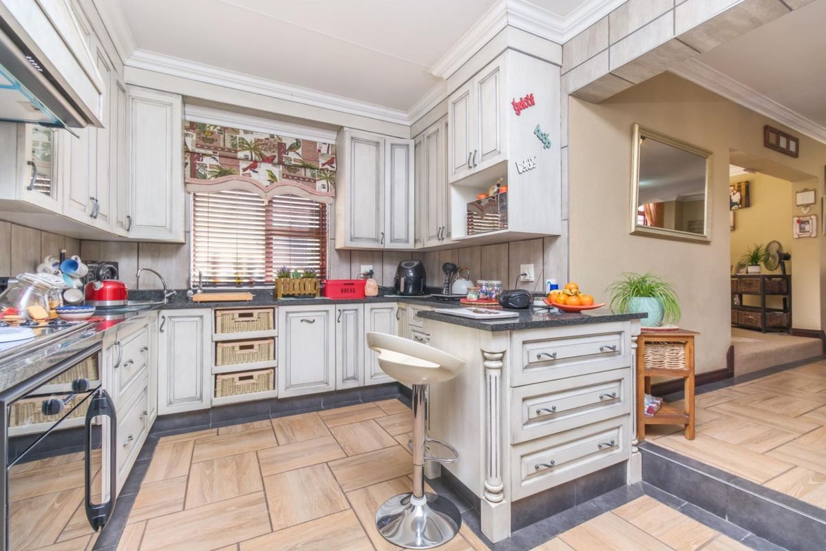 A Rare Opportunity to Own Timeless Elegance with Panoramic Views and Modern Comforts - Photo 5