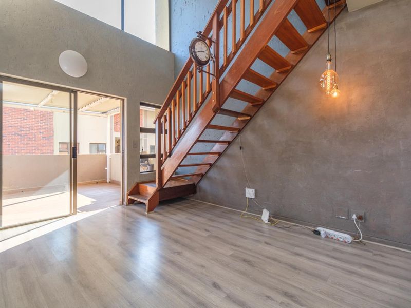 Stunning two bedroom duplex apartment to rent in Blackheath. - Photo 3
