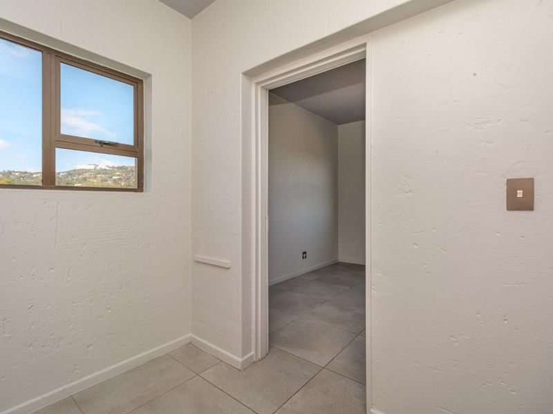 Stunning two bedroom duplex apartment to rent in Blackheath. - Photo 10