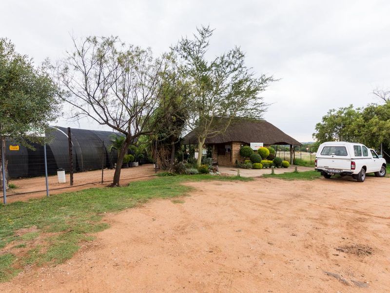 IDEALLY LOCATED 25,000m COMMERCIAL LAND ON MAIN ROAD KYALAMI - Photo 7