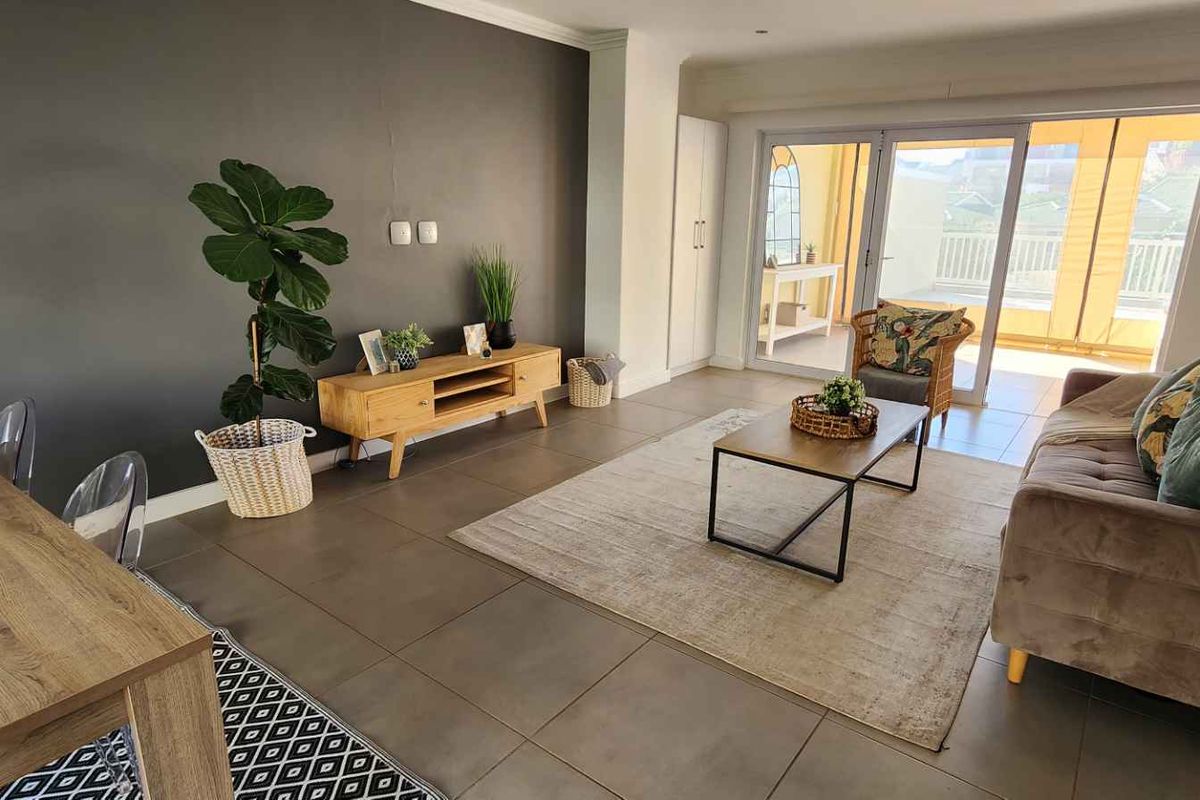 Townhouse For Sale in Kindlewood Estate, Mount Edgecombe, KwaZulu Natal - no transfer duty - Photo 2