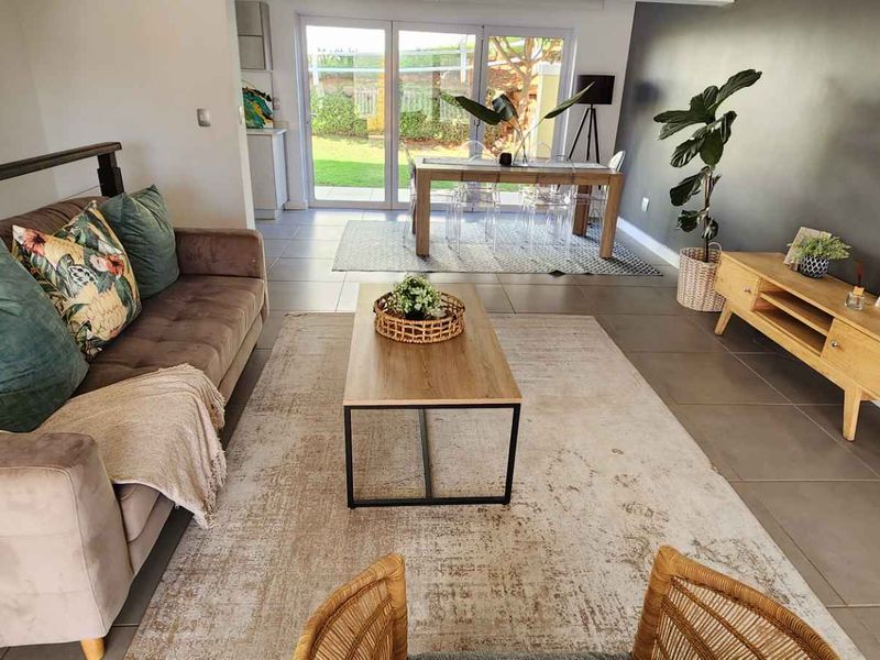 Townhouse For Sale in Kindlewood Estate, Mount Edgecombe, KwaZulu Natal - no transfer duty - Photo 3