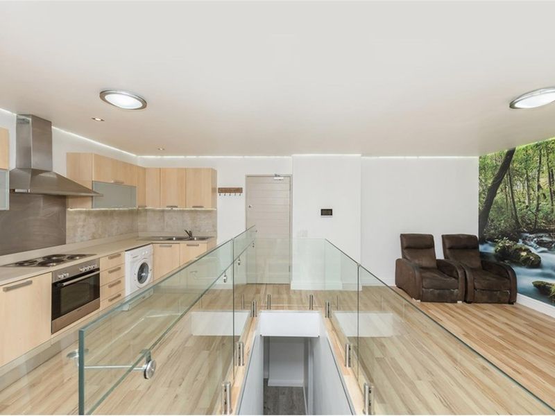 2 Bedroom unit over 2 levels in Greenmarket Place - Photo 8