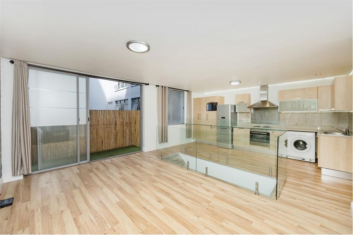 2 Bedroom unit over 2 levels in Greenmarket Place - Photo 2