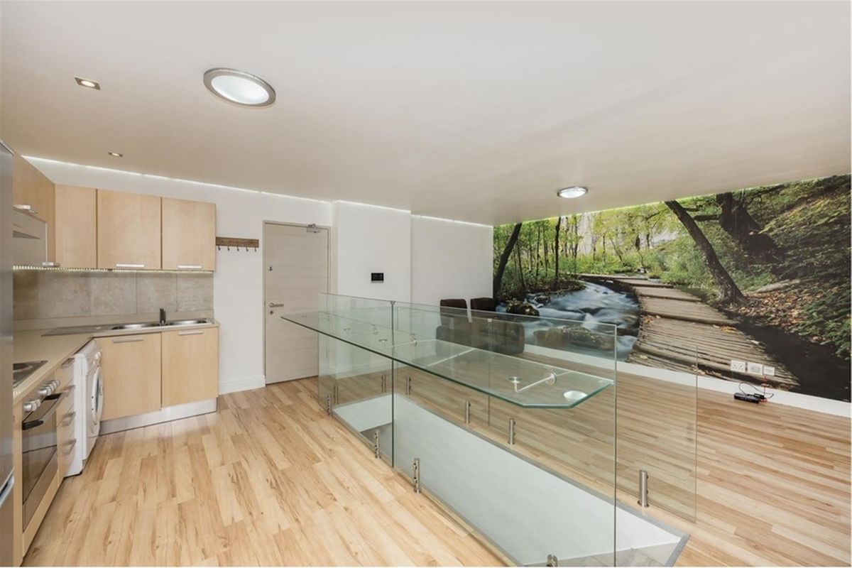 2 Bedroom unit over 2 levels in Greenmarket Place - Photo 5