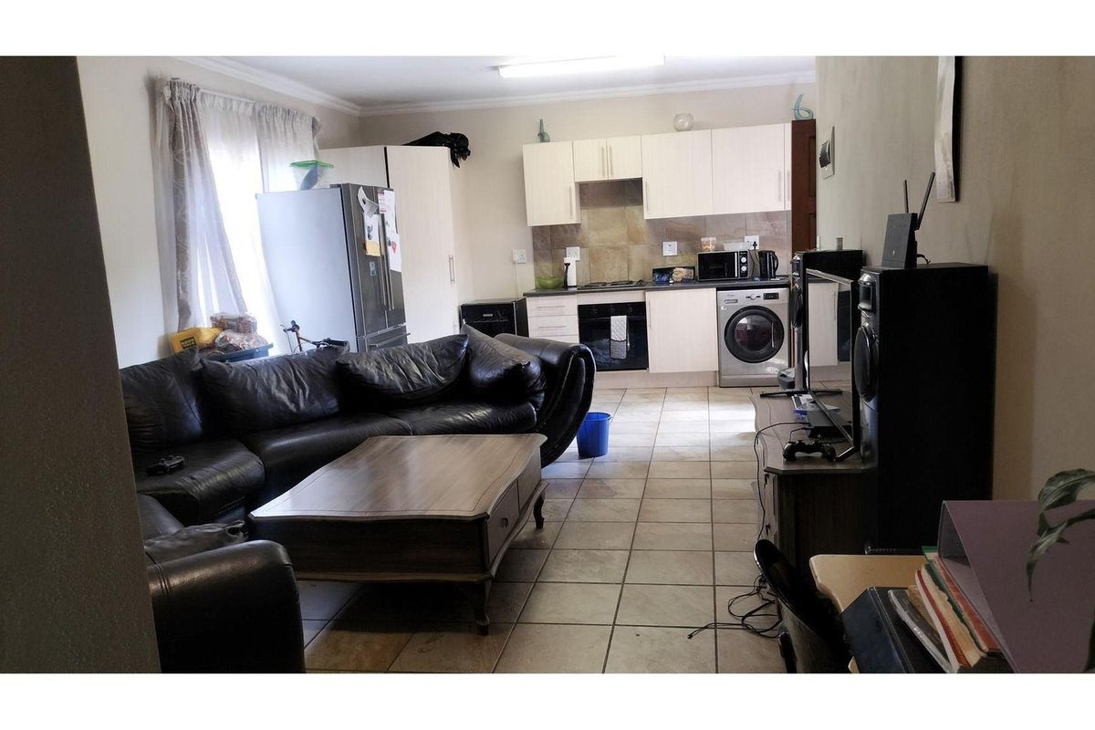 Apartment For Sale in Monte Vista, Hartbeespoort, North West - Photo 5