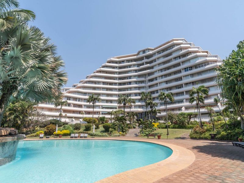 FRONT-ROW BEACHFRONT LIVING IN UMHLANGA Central, Umhlanga, KwaZulu Natal - Photo 1