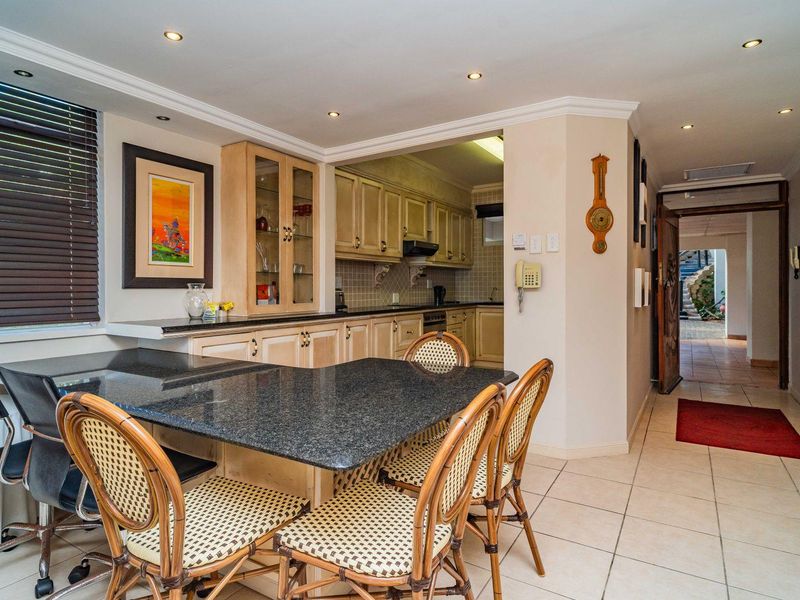 FRONT-ROW BEACHFRONT LIVING IN UMHLANGA Central, Umhlanga, KwaZulu Natal - Photo 8