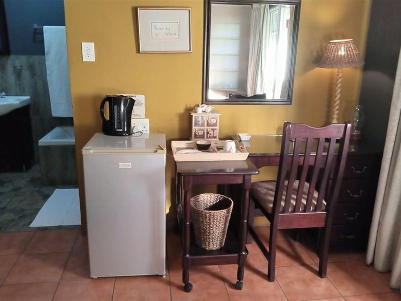 Exceptional Investment Opportunity: 10-Bedroom BnB in Prime Empangeni Location - Photo 6