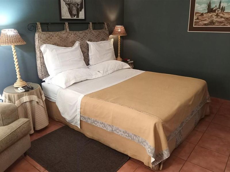 Exceptional Investment Opportunity: 10-Bedroom BnB in Prime Empangeni Location - Photo 4