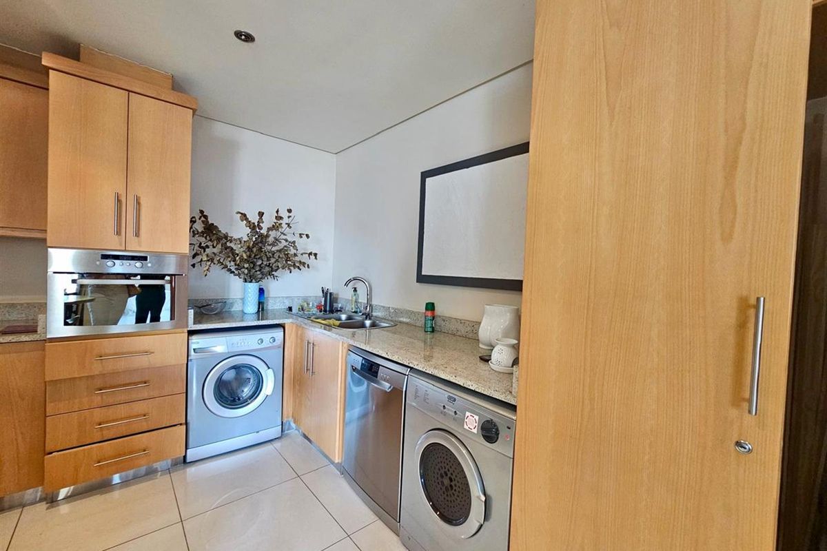 Exquisite Semi-Furnished 2-Bedroom Apartment for Rent at The Pearls, Umhlanga - Photo 2