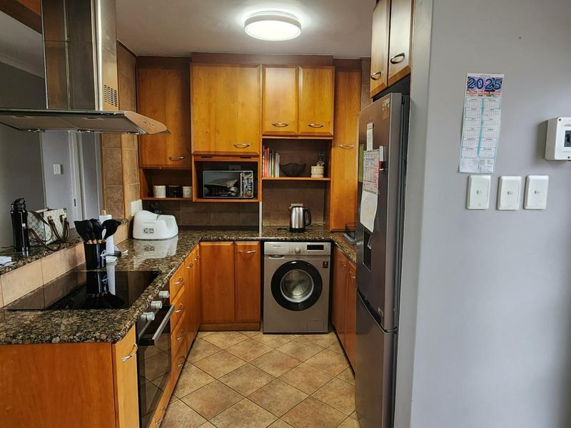 Simplex For Sale in Umgeni Park, Durban North, KwaZulu Natal - Photo 2