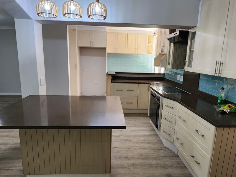 Townhouse For Sale in La Lucia, Umhlanga, KwaZulu Natal - Photo 2