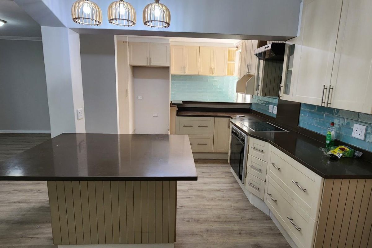 Townhouse For Sale in La Lucia, Umhlanga, KwaZulu Natal - Photo 2